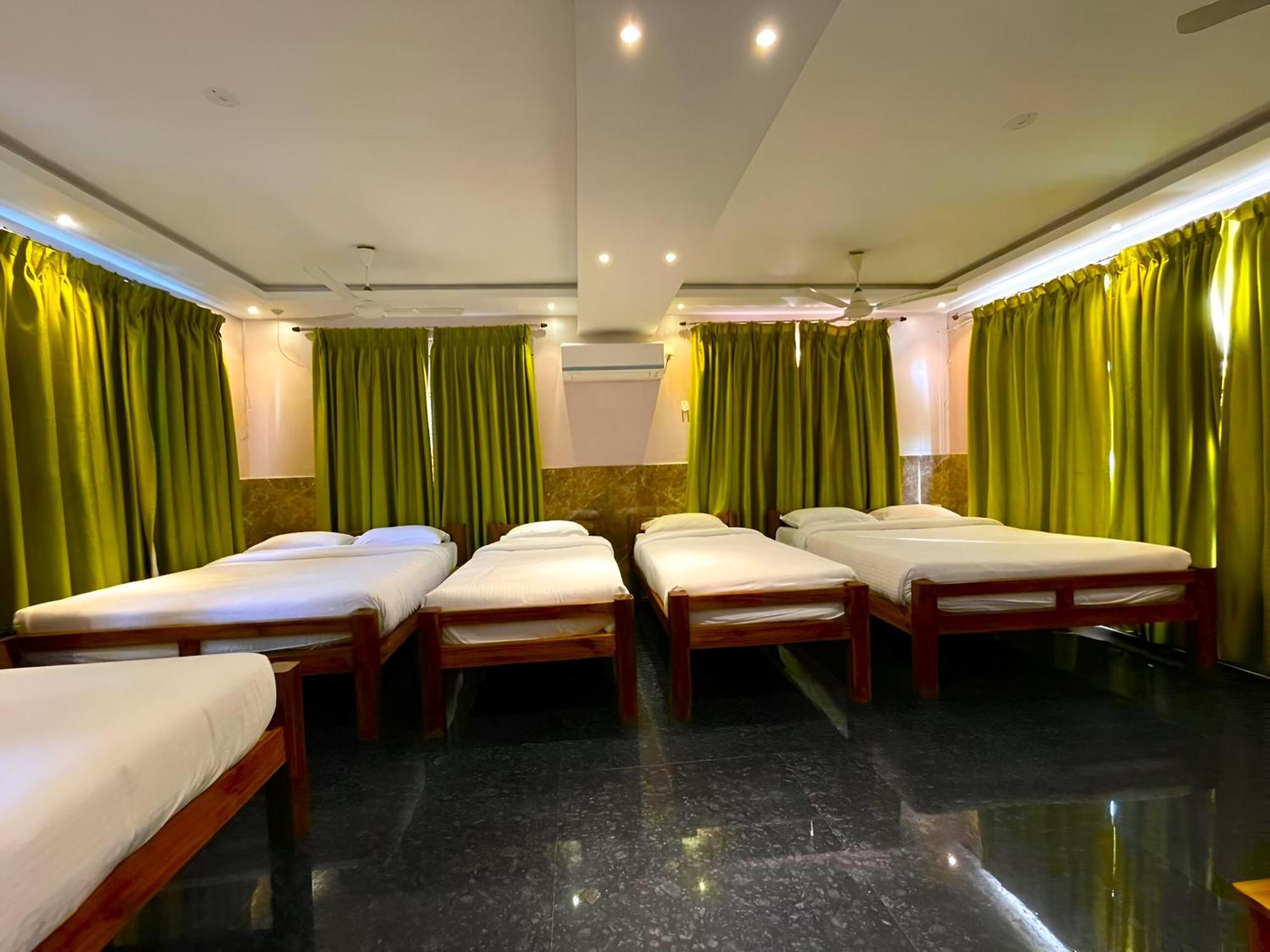 Le Holiday Inn Pondicherry Exterior foto